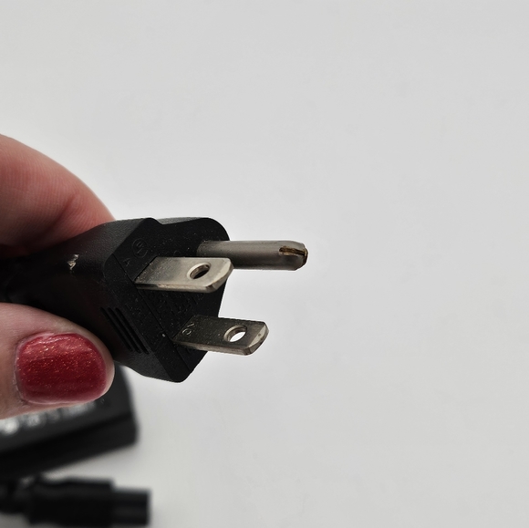 Dell 45W AC/DC 19.5v Adapter DP/N 0KXTTW - UNTESTED READ - Picture 3 of 6